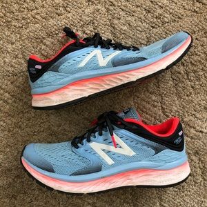 Women’s new balance sneakers